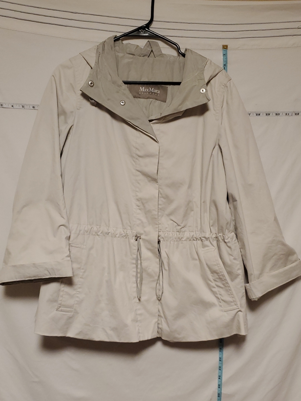 MaxMara Light Beige Drawstring Waist Rain Jacket Sz 6 Quiet Luxury Minimalist